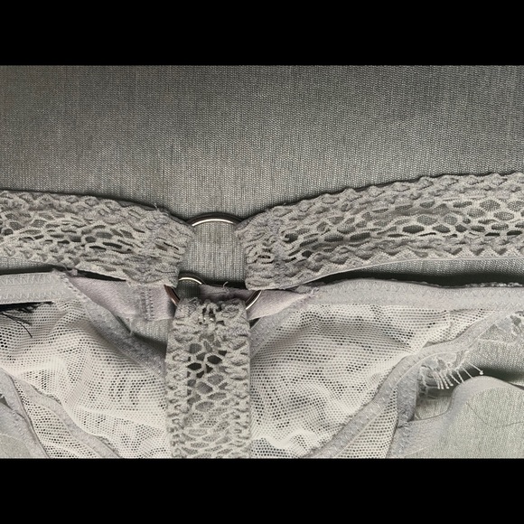 Lace thong - Picture 2 of 7